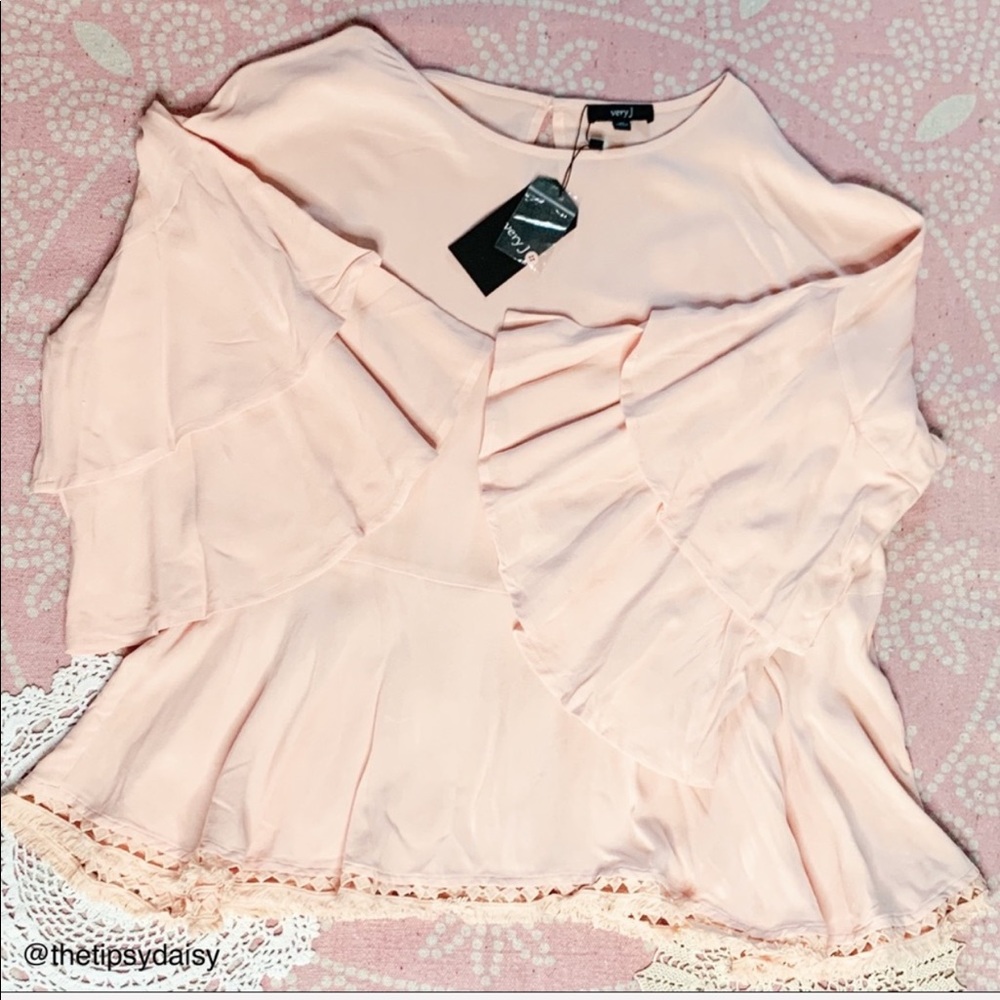 Softest peach flutter boho top NWT